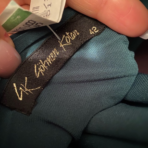 Asymmetric dress 👗, perfect for a wedding or other formal events (worn once) - Picture 3 of 4